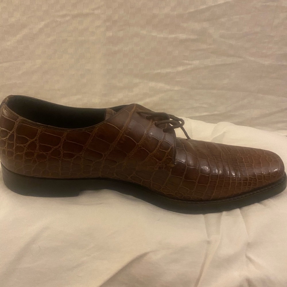 Prada men’s tan crocodile shoes - Picture 3 of 3